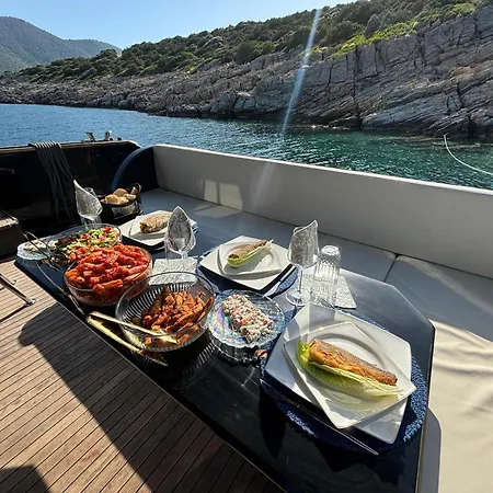 Tekne Halal Vacation