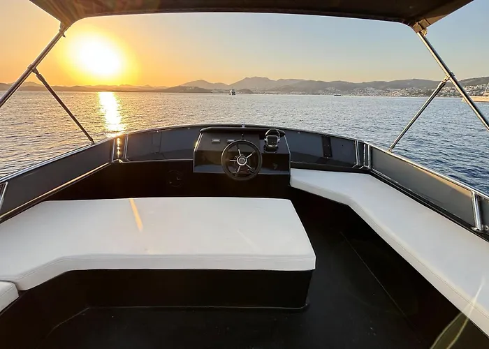 Botel Halal Vacation *